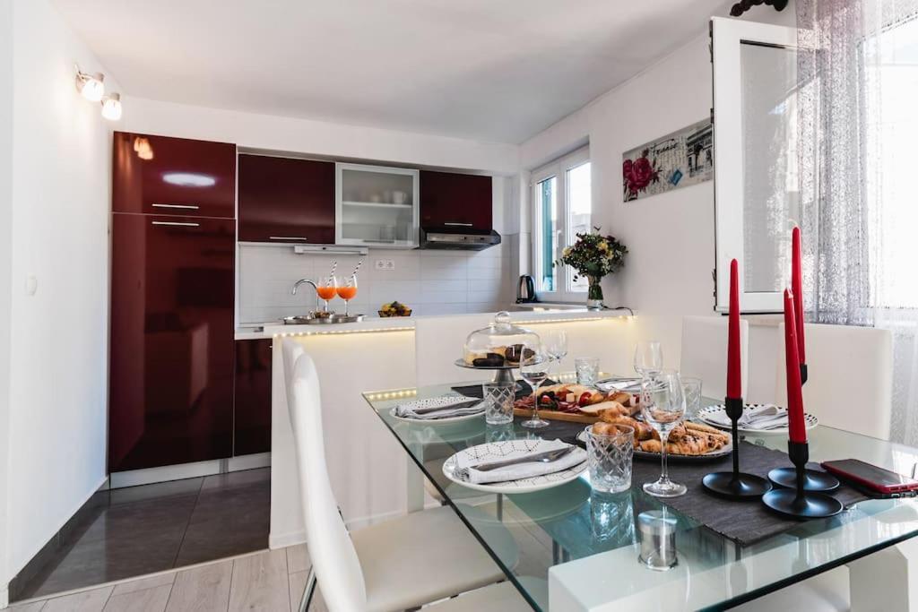 Holiday Home Marina-Renovated House In City Center Rogoznica  Dış mekan fotoğraf